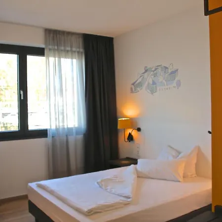 Im Leskanpark Szálloda