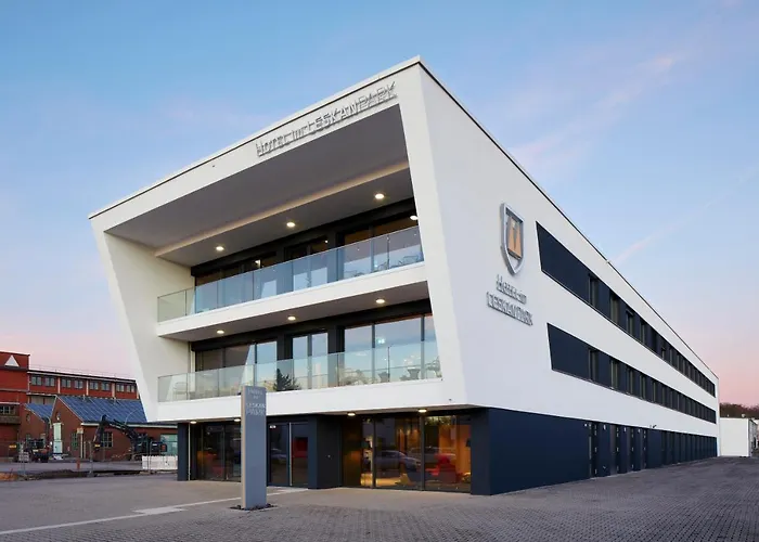 Hotel Im Leskanpark 3*