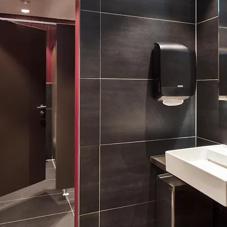 Hotell Im Leskanpark 3*